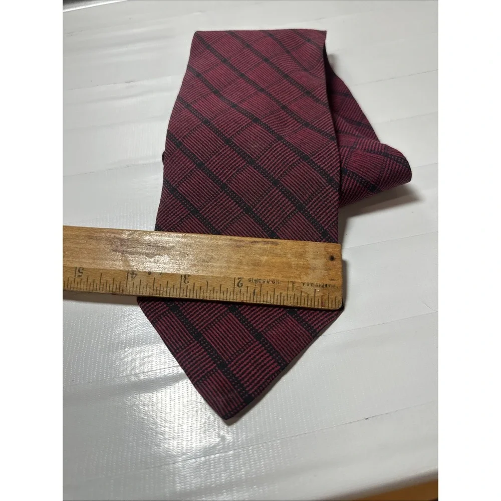 GIORGIO ARMANI MEN'S 100% SILK TIE MADE IN ITALY  STRIPED